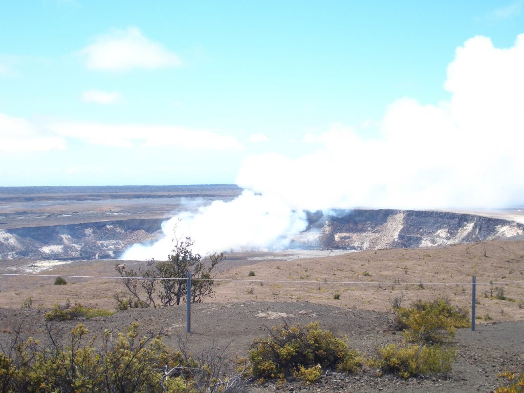 噴火活動を続けるキラウエア火山